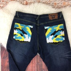 Two One Five men’s jeans 90’s style size 44/32